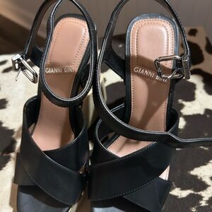 Gianni Bini Black Chunky Heel Sandals